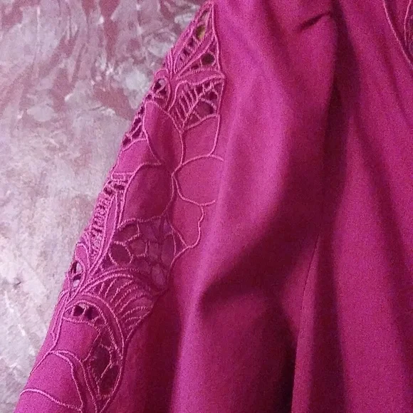 White House Black Market Floral Cutout Blouse - Picture 4 of 4